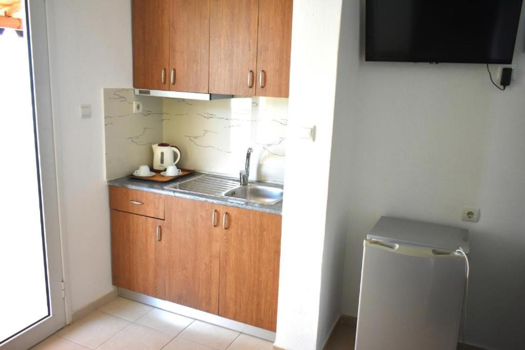 Ionio Rooms II Himare Ngoại thất bức ảnh