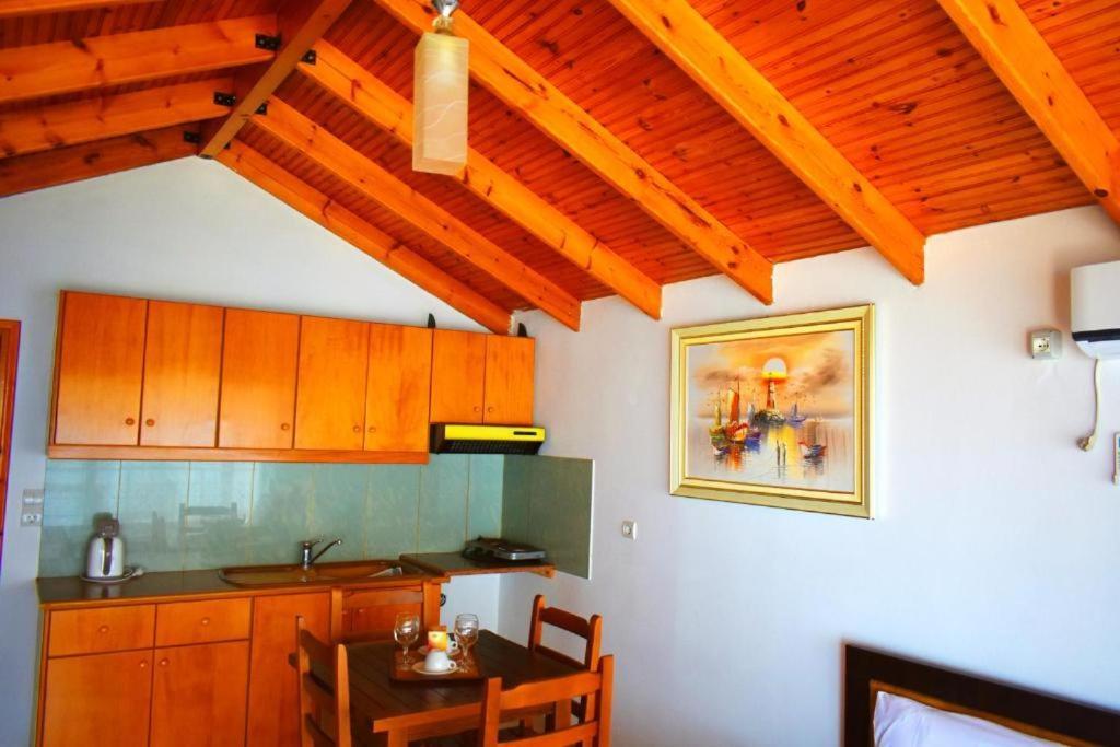 Ionio Rooms II Himare Ngoại thất bức ảnh