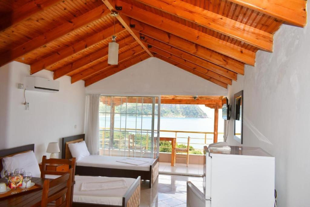 Ionio Rooms II Himare Ngoại thất bức ảnh